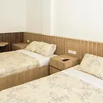 Habitacion dos camas ciudad amurallada 3 personas vista al mar